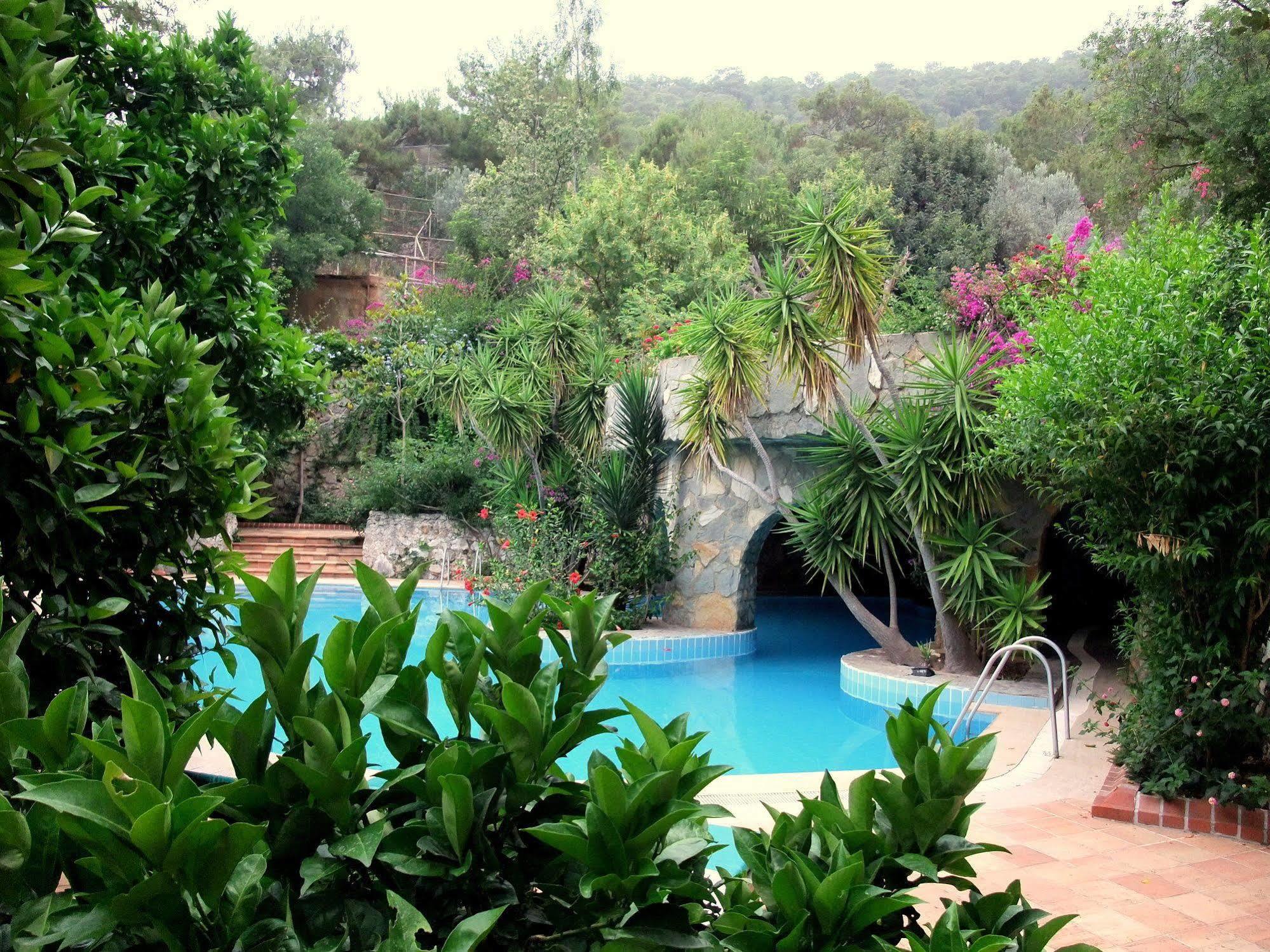 Paradise Garden Hotel 厄吕代尼兹 外观 照片